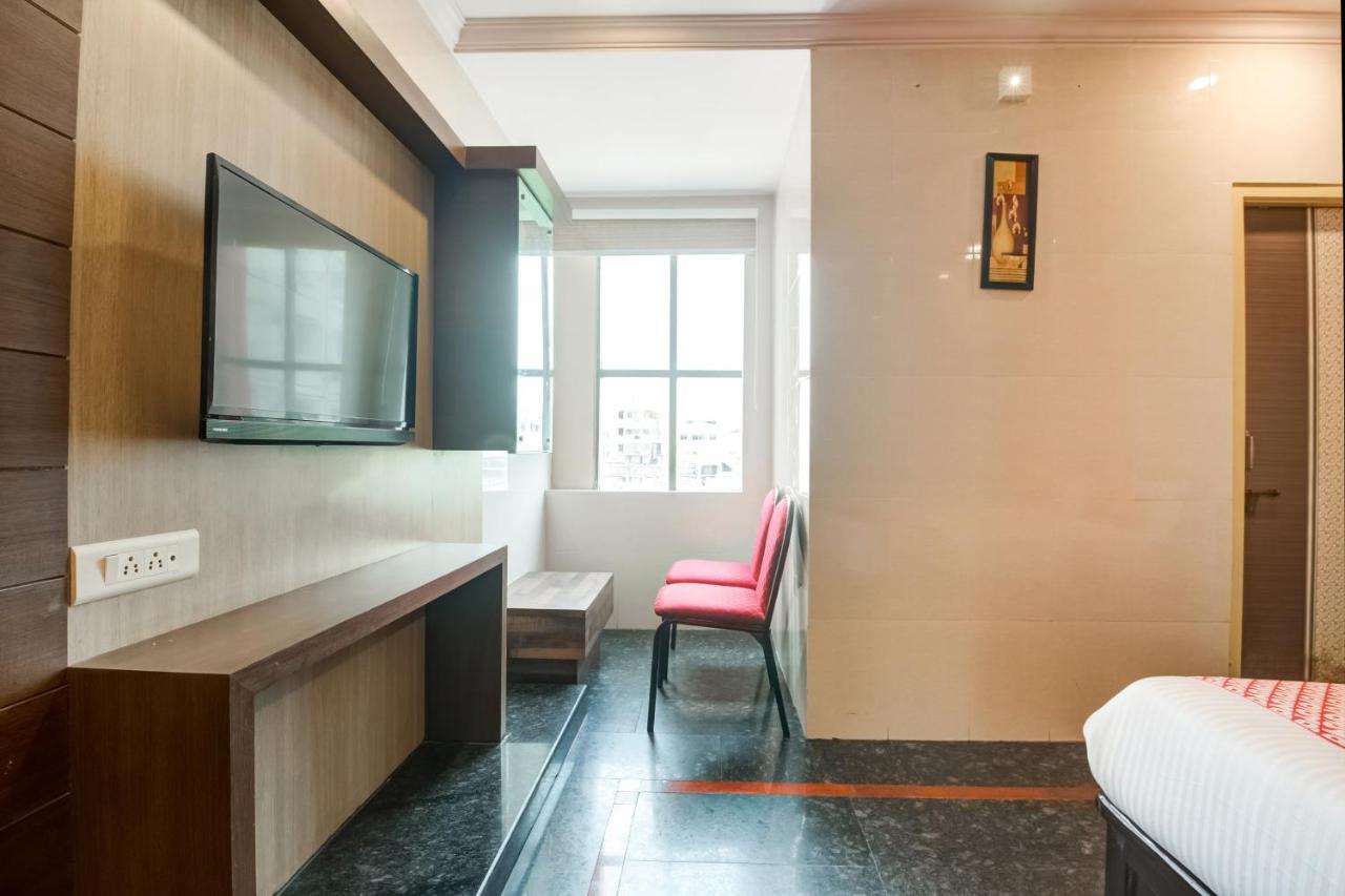 Hotel Tejasri Residency Vijayawāda Exterior foto