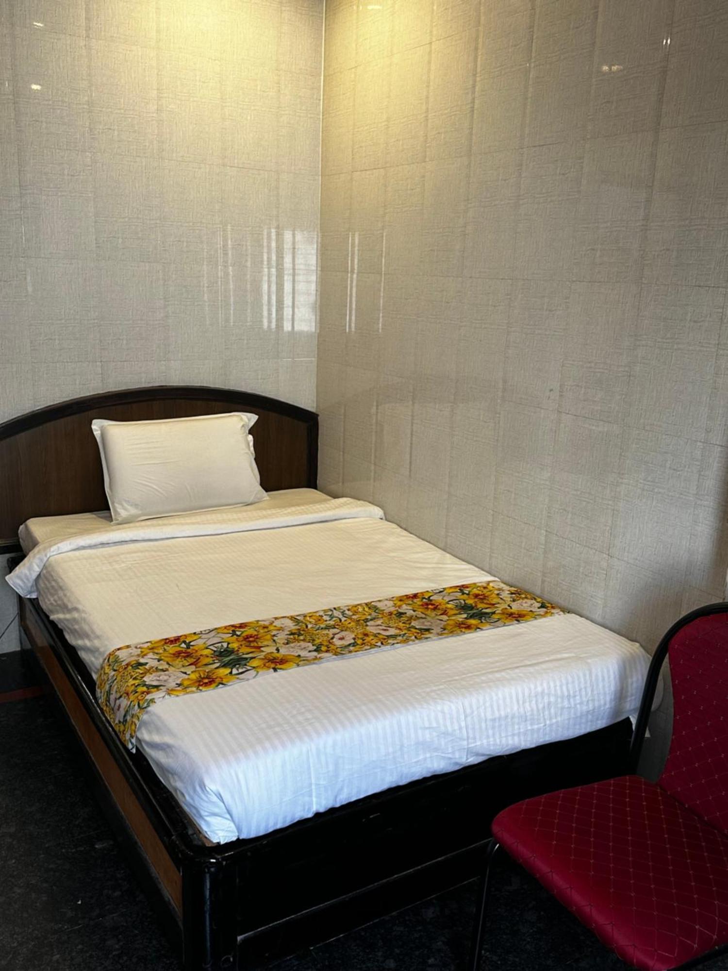 Hotel Tejasri Residency Vijayawāda Exterior foto
