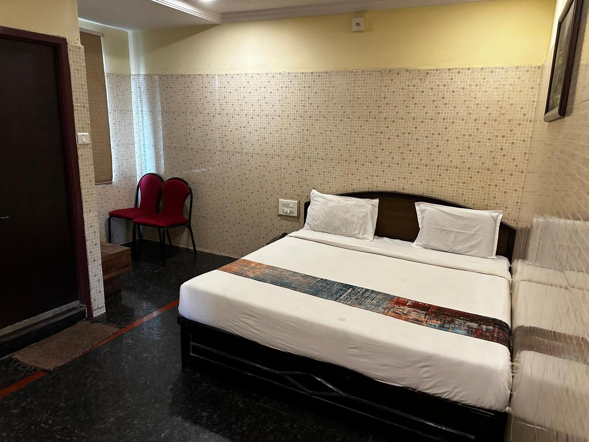 Hotel Tejasri Residency Vijayawāda Exterior foto