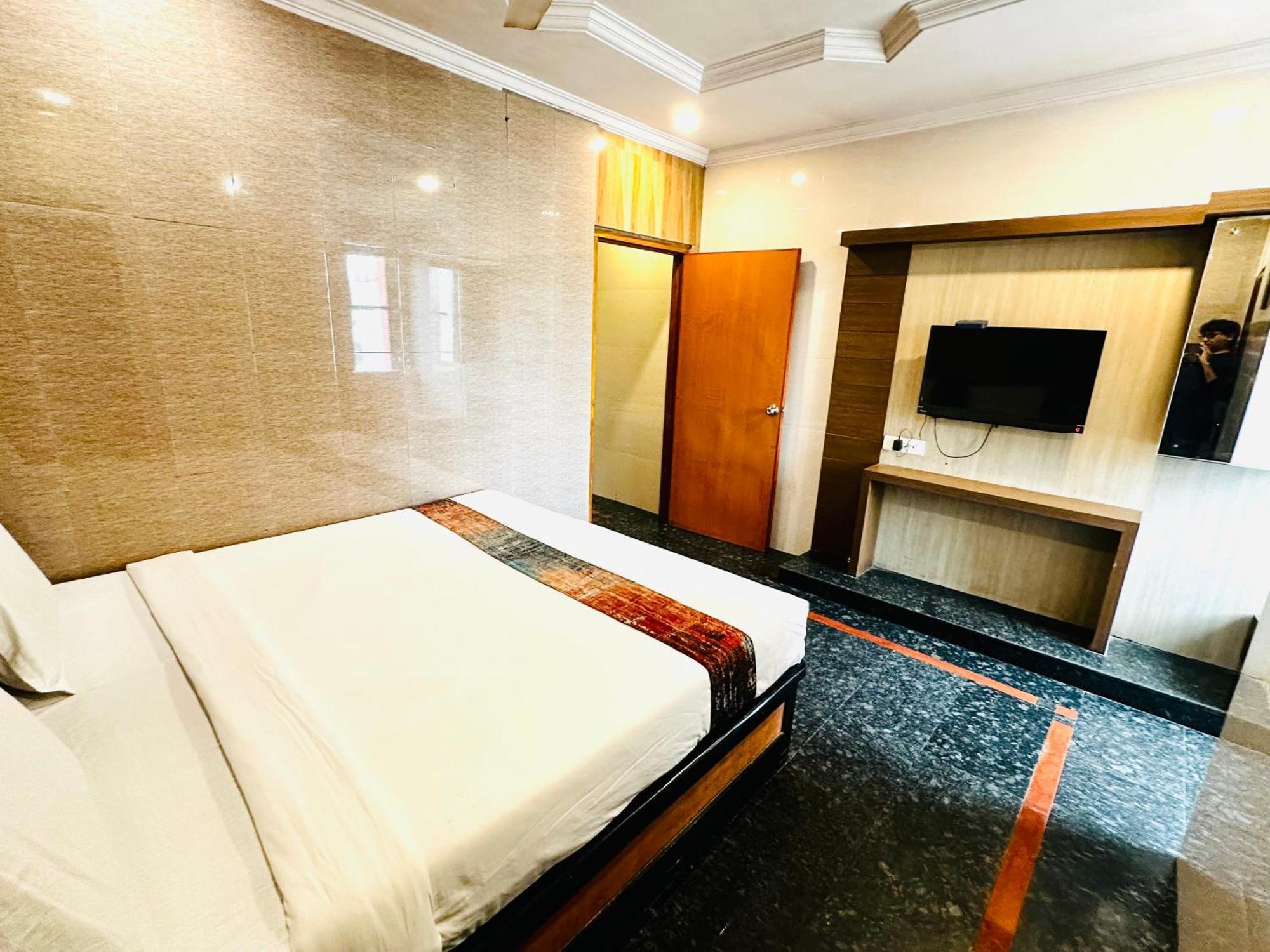 Hotel Tejasri Residency Vijayawāda Exterior foto