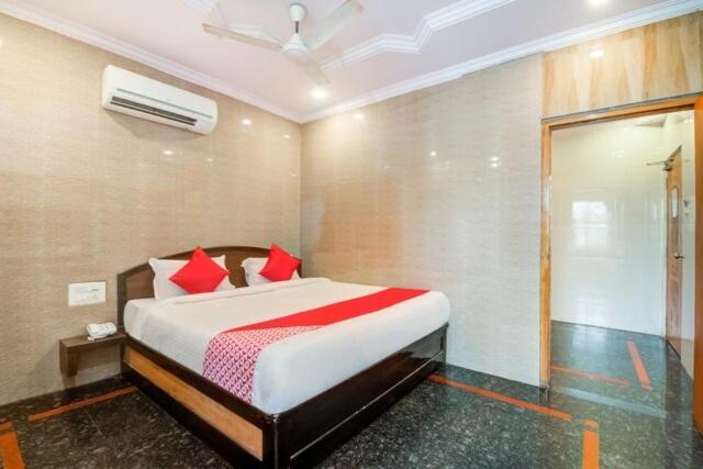 Hotel Tejasri Residency Vijayawāda Exterior foto