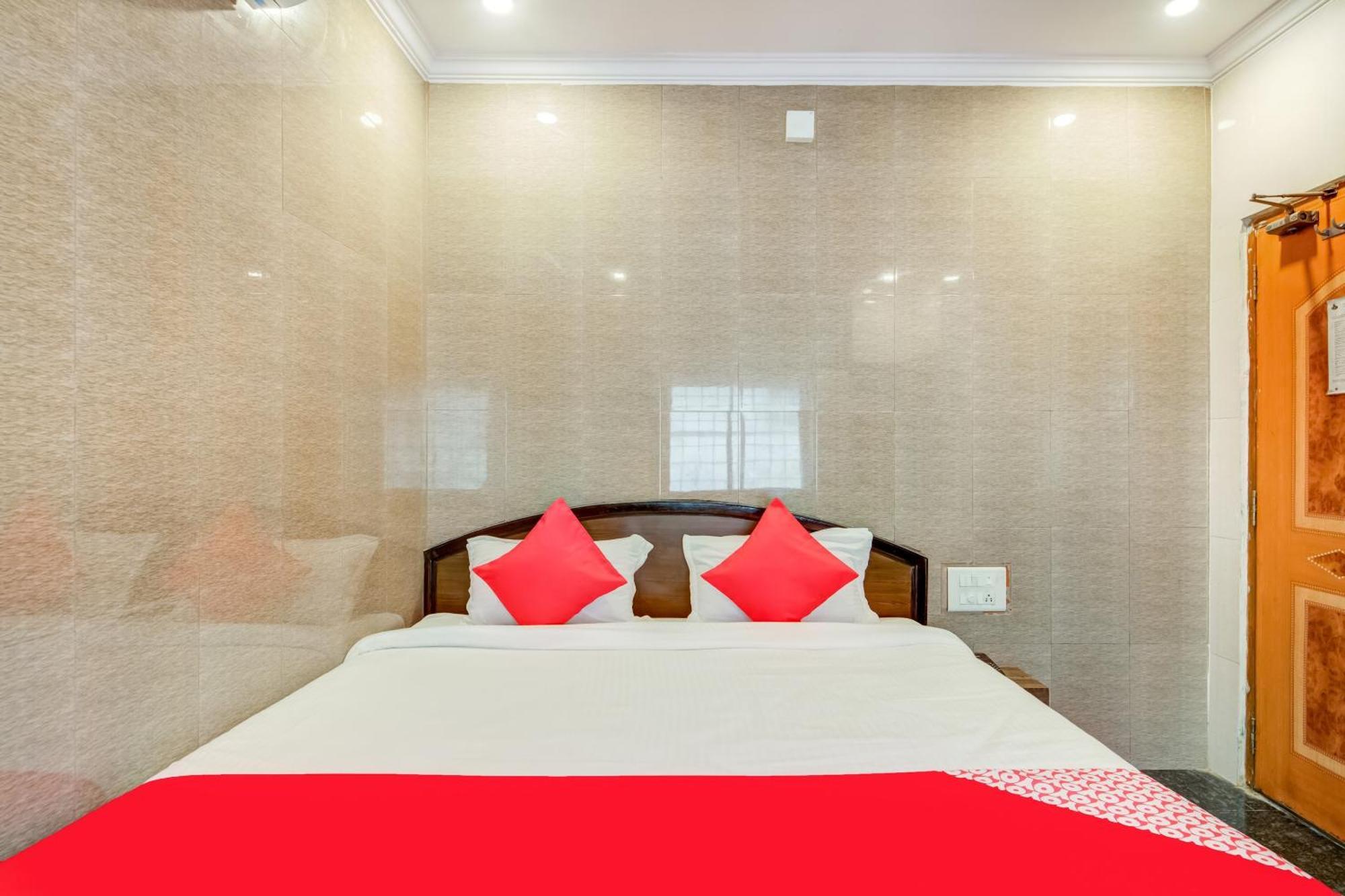 Hotel Tejasri Residency Vijayawāda Exterior foto
